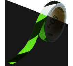 GB_Witte en gestreepte markeringstape voor vloeren en trappen, op rol