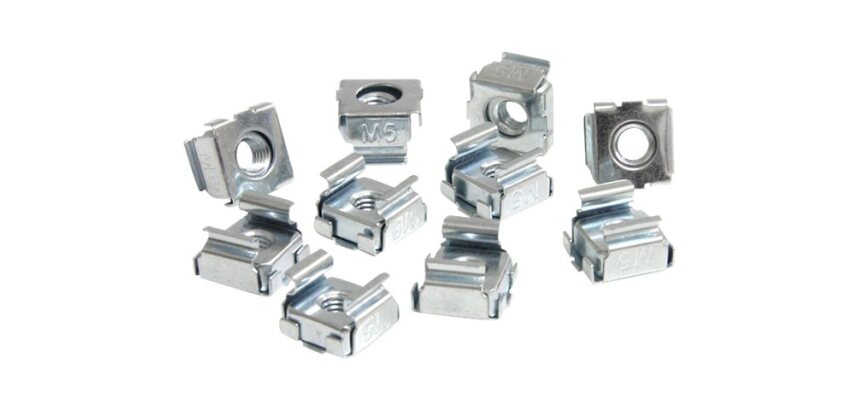 StarTech.com Lot de 100 vis M5 de 12mm, Écrous Cage à Trous Carrés et Outil d'Installation, Kit de Fixation pour Baies de Serveurs, Armoires et Boîtiers de 19" ou 10", Argent - TAA