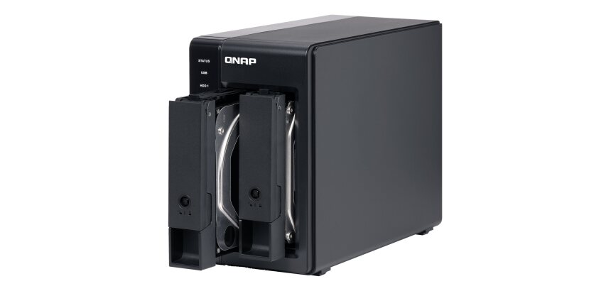 QNAP TR-002 Boîtier de disques de stockage Boîtier disque dur/SSD Noir 2.5/3.5"
