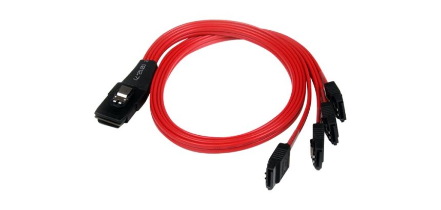 StarTech.com Câble inversé SFF-8087 vers 4 SATA 50 cm - Mini SAS interne vers SATA