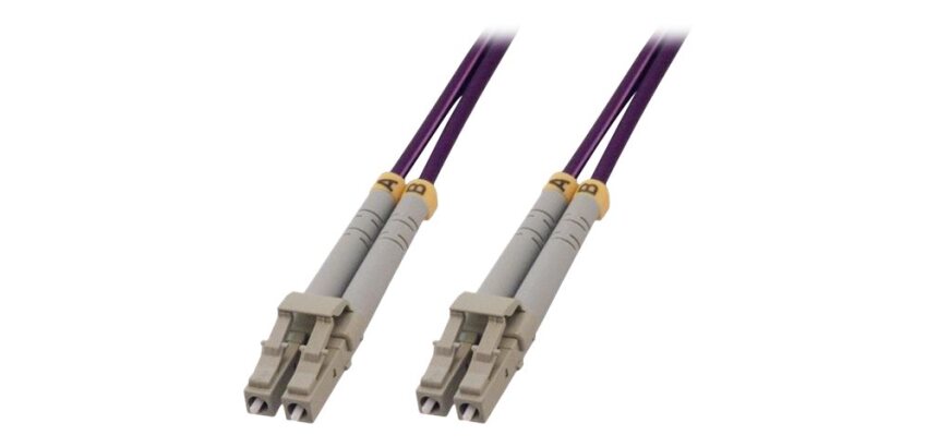 MCL 15m 50/125 OM4 LC/LC câble InfiniBand et à fibres optiques LC/LC Violet