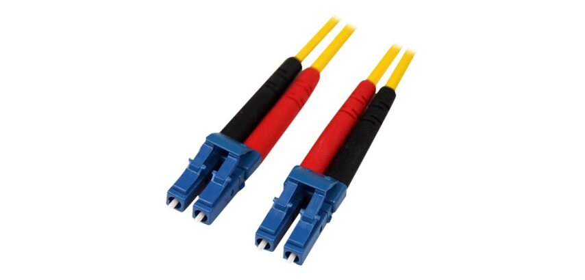 StarTech.com Câble Réseau Fibre Optique LC vers LC Mâle / Mâle - Duplex Monomode 9/125 LSZH - Jaune 4 m