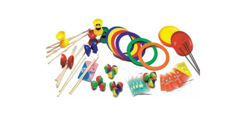 Pack jonglerie rototech:12 balles et 6 diabolos, 3       assiettes chinoise, 6         anneaux, 1 livret