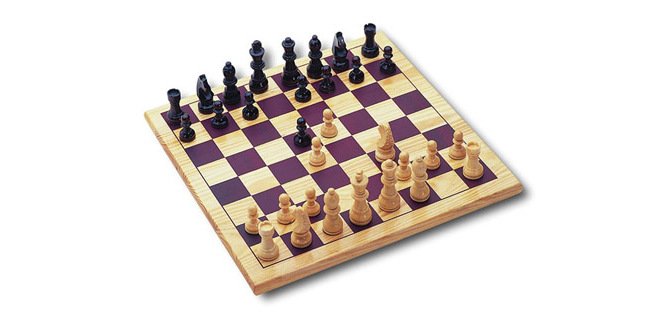 Jeu d'échecs plateau 30x30cm pièces en bois massif 2 joueurs dès 7 ans
