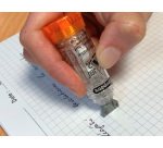 Effaceur d'encre cleopatre correcteur rechargeable avec  tete rotative 360  .          dimension 6m x5 mm