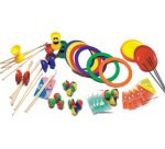 Pack jonglerie rototech:12 balles et 6 diabolos, 3       assiettes chinoise, 6         anneaux, 1 livret
