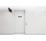 Plaque adhesive exacompta toilettes dame / homme        imitation aluminium           16,5x4,4cm