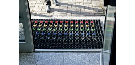 Brosses de nettoyage pour tapis en caoutchouc