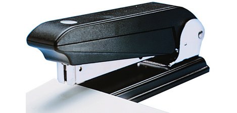 Rotierende Heftmaschine für Broschüren, schwarz