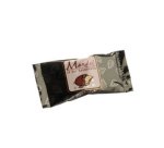 Amandes enrobées de cacao, dans un carton