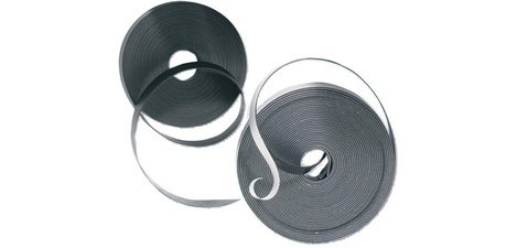 Magnetband, selbstklebend, 10 mm x 10 m, schwarz.