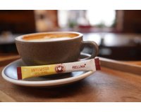 Sticks de mousse à café, dans un présentoir en carton