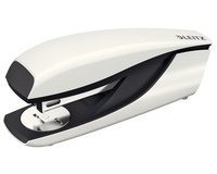 Agrafeuse Nexxt WOW 5502, dans un carton