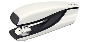 Agrafeuse Nexxt WOW 5502, dans un carton