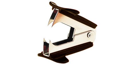 Ôte-agrafes, en métal avec poignée en plastique, noir