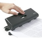 Perforateur 4 trous 75-P, noir