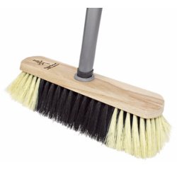 Balai en bois avec manche en métal