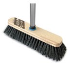Balai Black Forest avec un manche, brosse