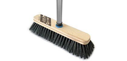 Balai Black Forest avec un manche, brosse
