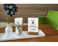 Présentoir de table avec socle en bois