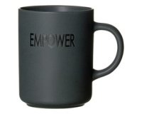 Mug GRAU EMPOWER, 39 cl

Grey EMPOWER mug, 39 cl