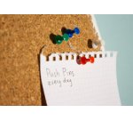 Punaise pour tableau en liège, assorti