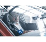 Picto autocollant PMR  pour pare brise - fond bleu - 100 x 100 mm