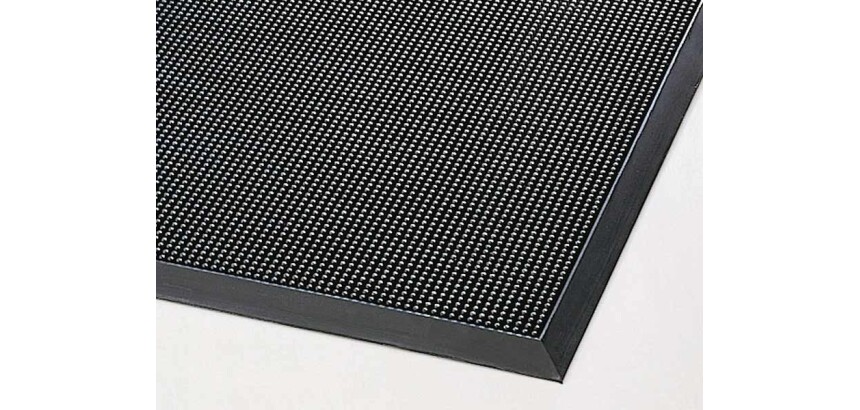 Tapis à picots et bords biseautés