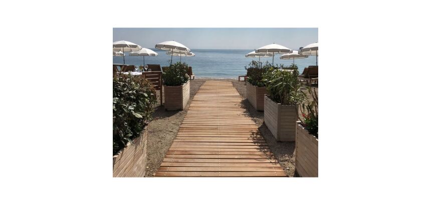 Chemin de plage ou pelouse en bois enroulable