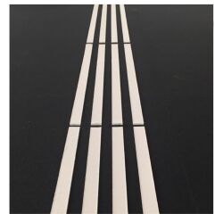 Pochoir adhésif pour bandes d'aide à l'orientation - 4 nervures discontinues