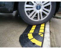 Rampe de trottoir avec passe cable integré OPTO