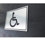 Plaque gravée Picto PMR