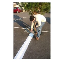 Peinture de traçage au sol en aérosol