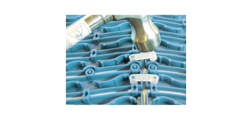 Clips d'accroche pour caillebotis
