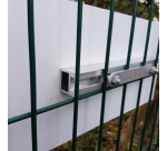 Plaque de fixation pour panneau sur grillage