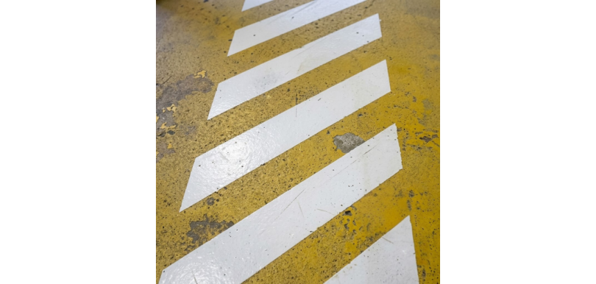 Pochoir  PVC bandes - passage piéton ou zébra (Bandes 45°)