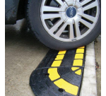 Rampe de trottoir avec passe cable integré OPTO