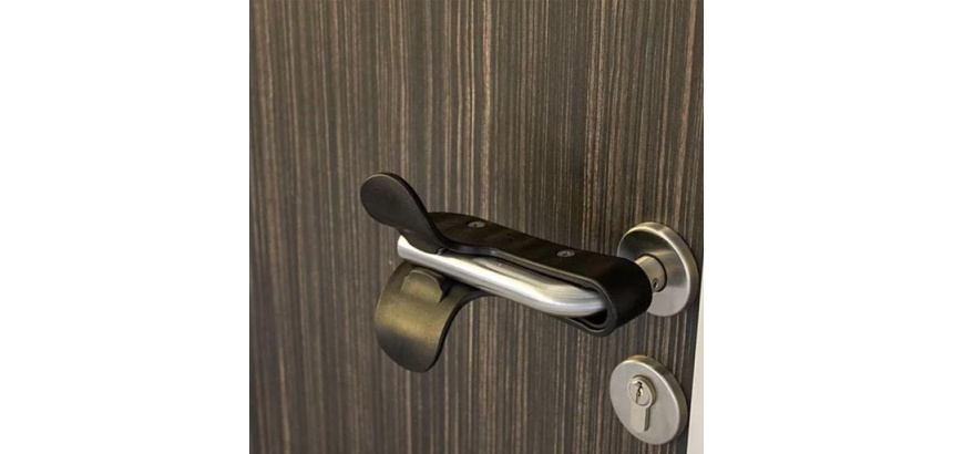 Coude "Mains libres" pour poignée de porte