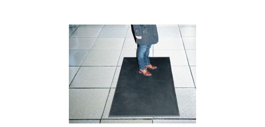 Tapis à picots et bords biseautés