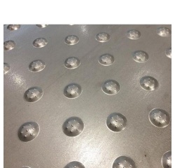 Dalle podotactile en acier corten