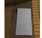 Dalle podotactile en aluminium grain de riz - 420 x 825 mm