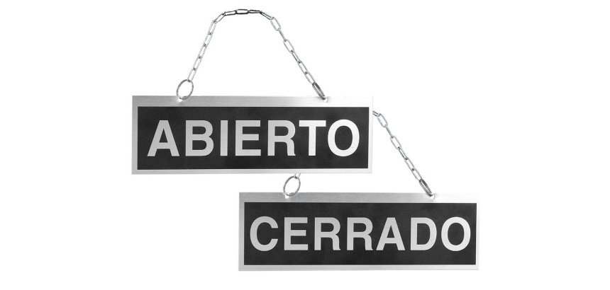 Letrero de aluminio serigrafiado abierto y cerrado con cadena y ventosa para colgar 232x74 mm