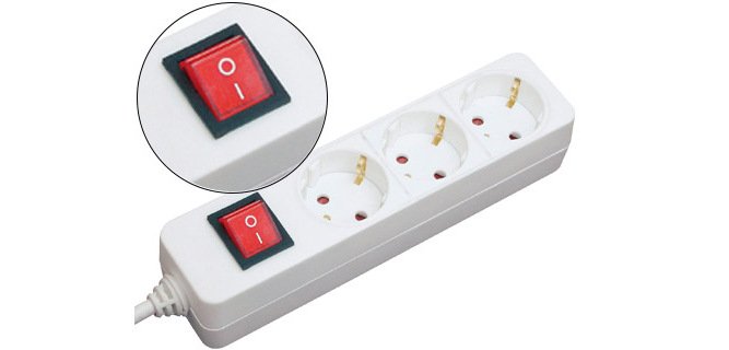 Regleta 3 tomas mediarange blanca con interruptor longitud cable 1,4m