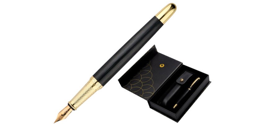 Pluma y estuche cuero belius passion dor aluminio textura cepillada color negro y dorado tinta azul caja diseño