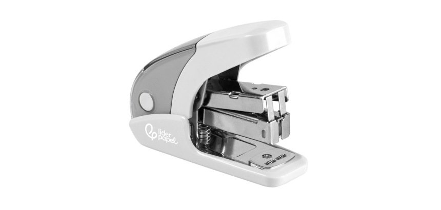 Grapadora liderpapel micro con regalo de caja de 1000 grapas 24/6 26/6 capacidad 20 hojas blanco