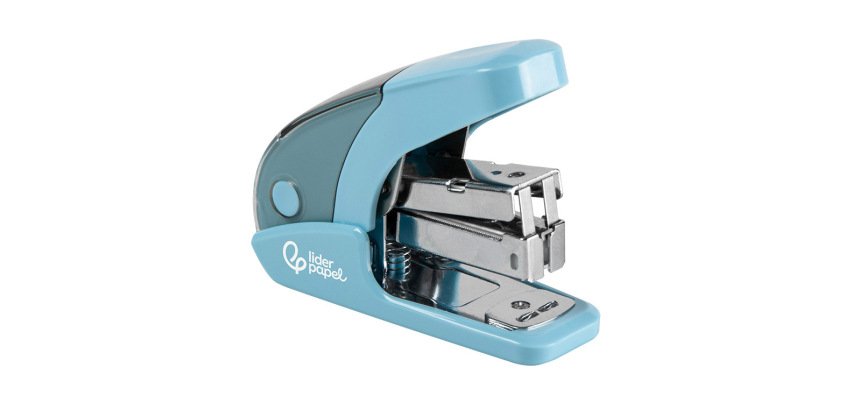 Grapadora liderpapel micro con regalo de caja de 1000 grapas 24/6 26/6 capacidad 20 hojas celeste