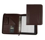 Carpeta portafolios q-connect cremallera 4 anillas 20 mm concalculadora con bolsa para movil color marron 260x355 mm