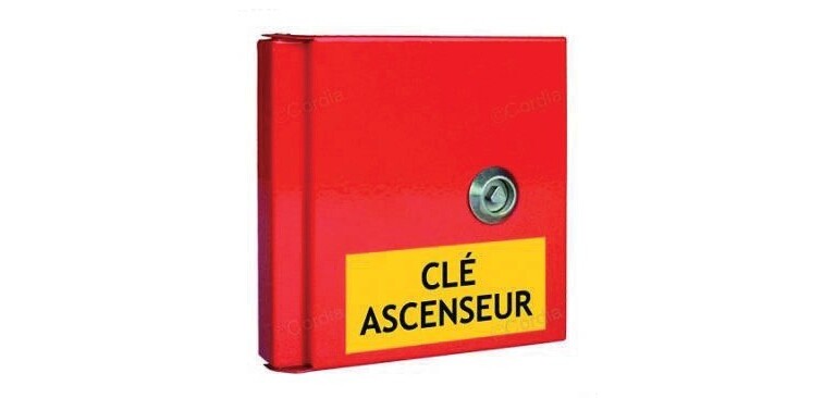 Boîte à clés - Porte pleine, clé triangle - 155x155 mm