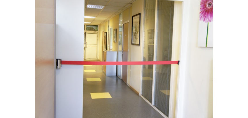 Enrouleur mural à sangle économique - Longueur 2 m x largeur 5 cm   - Bleu