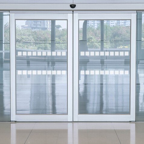 Bandes de Signalisation pour Surfaces Vitrées - Motif Carré Blanc - 50 mm x 10 mètres
